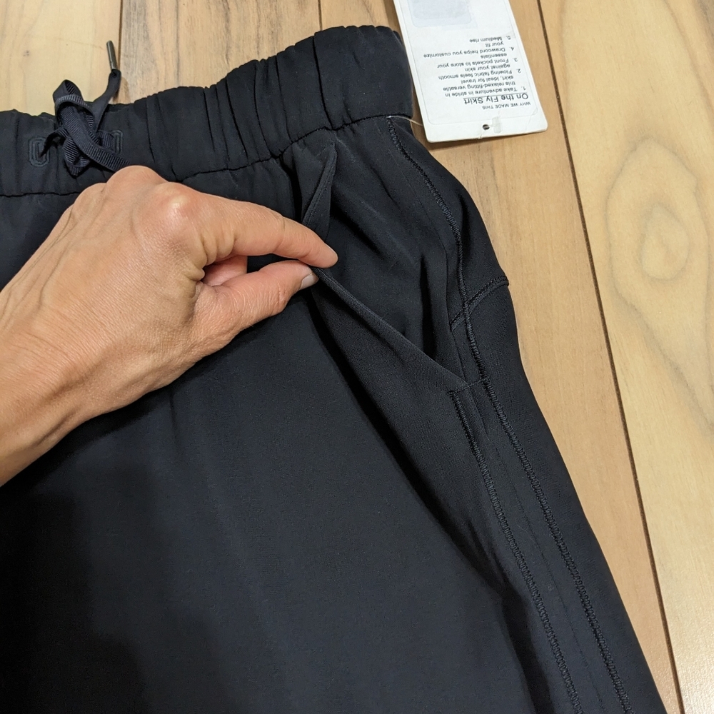 NWT! Lululemon On The Fly Skirt In Black Size 8 - Picture 10 of 15